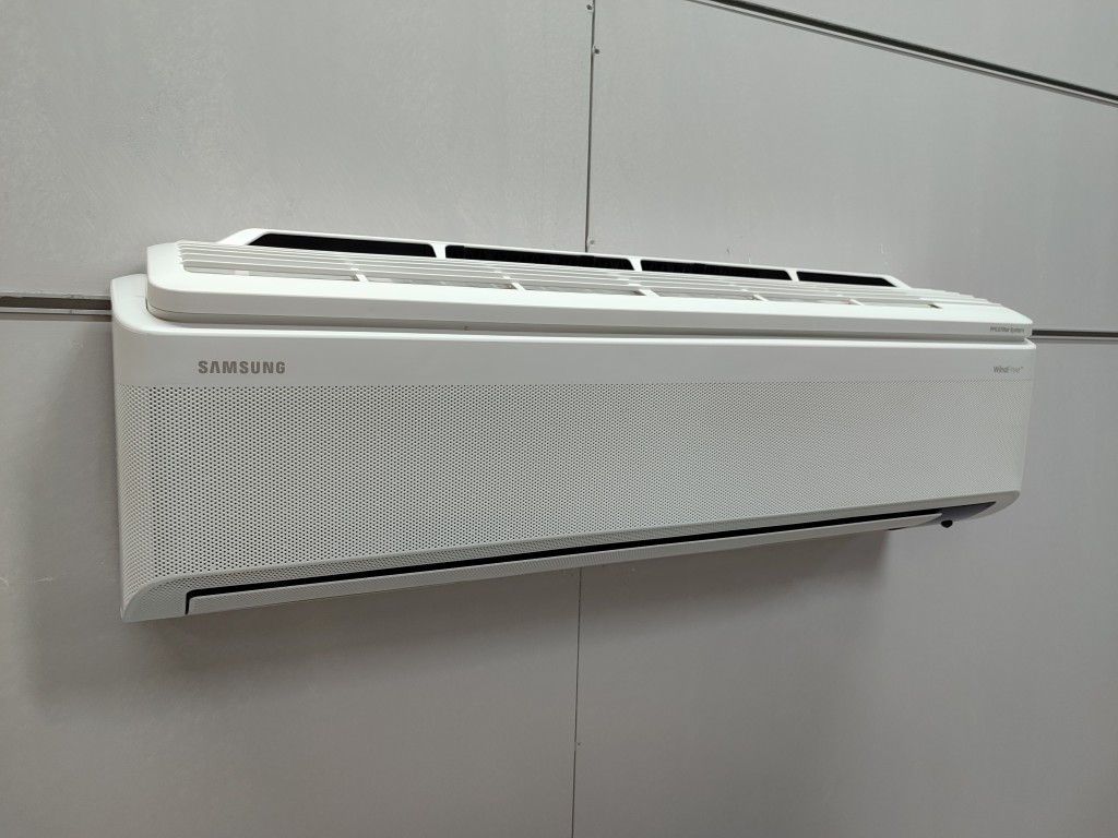 Samsung AR24AXAA 24000 Btu Wi-Fi WindFree Premium Filtre Klima görsel 2